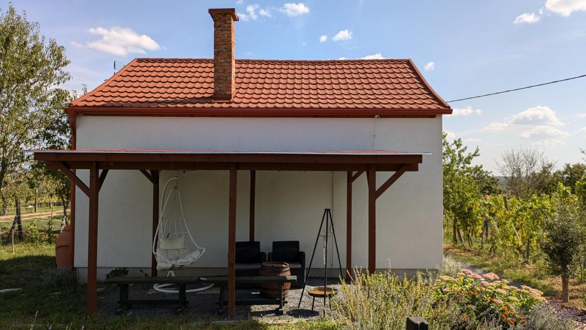 Jera Pince Es Vendeghaz Villa Somlovasarhely Buitenkant foto