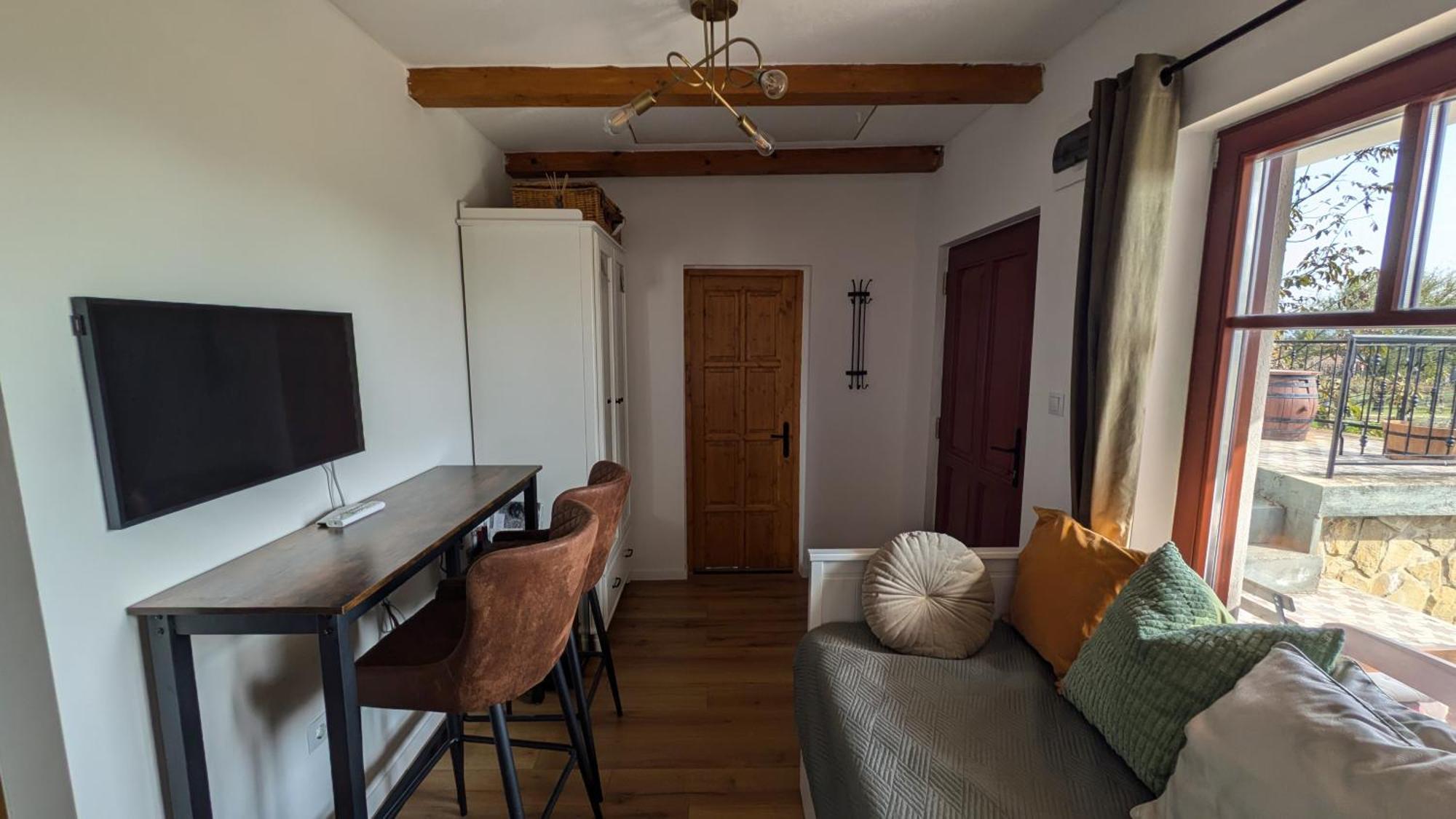 Jera Pince Es Vendeghaz Villa Somlovasarhely Buitenkant foto